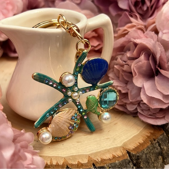 Beautiful Blue Starfish and Seashell Keychain Charm - Picture 4 of 14
